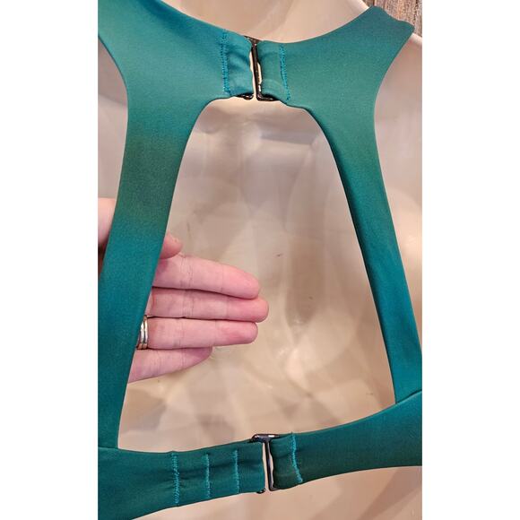 NWT 32D / DD Athleta Maldives Bikini Top Surf Blur Gables ombre full coverage - Picture 6 of 6